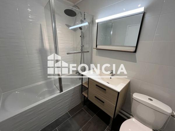 Location Studio 35.5 m² - 1-7-9 SQUARE F.JAMMES Elancourt 78990