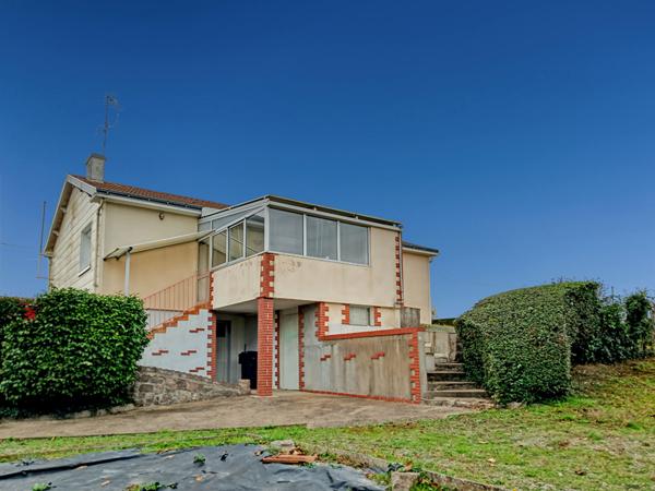 Maison sous-sol sur 2180 m² de terrain