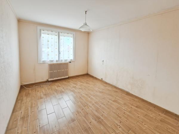 Maison sous-sol sur 2180 m² de terrain