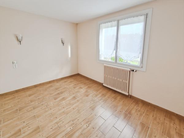 Maison sous-sol sur 2180 m² de terrain