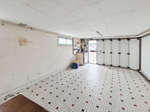 Maison sous-sol sur 2180 m² de terrain