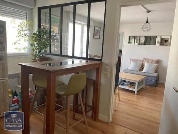 Appartement à louer 3 pièces 64.4m² Marguerittes (30320)