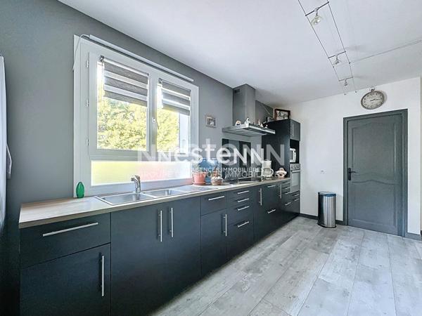 A vendre Maison 7 pieces 168 m2 avec garage, piscine, terrain