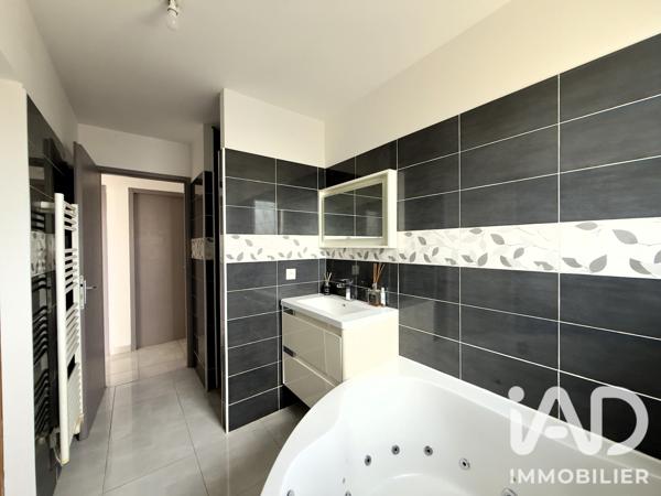 Maison à vendre 4 pièces 84 m² Saint-Saturnin