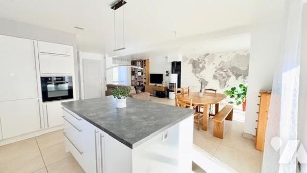 Maison familiale sur trois niveaux 