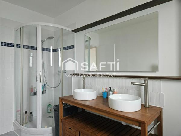 Maison familiale entièrement rénovée à deux pas du centre bourg et de la mer