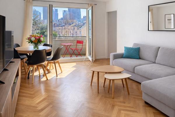 Courbevoie – 4 pièces lumineux de 87 m² avec balcon, parking et cave