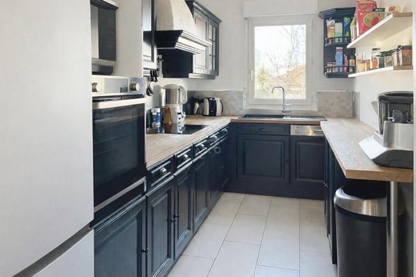 Courbevoie – 4 pièces lumineux de 87 m² avec balcon, parking et cave