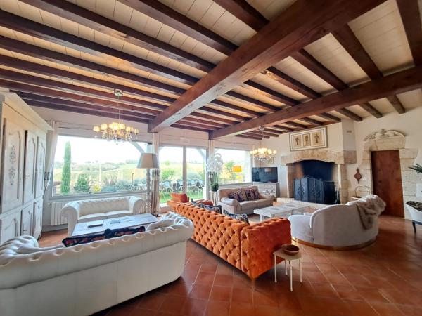 Sublime Propriété de Campagne avec Gîte, Piscine et 6 ha
