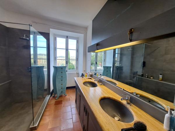 Sublime Propriété de Campagne avec Gîte, Piscine et 6 ha