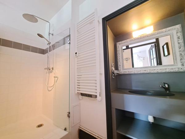 Sublime Propriété de Campagne avec Gîte, Piscine et 6 ha