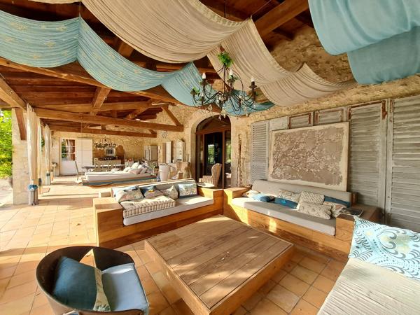 Sublime Propriété de Campagne avec Gîte, Piscine et 6 ha
