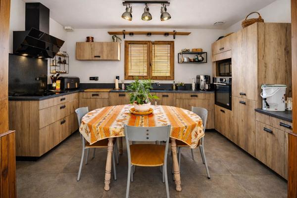 Maison 7 pièces, 138 m², garage double, terrain 1 000 m², Lons bas de ville