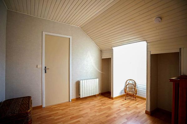 Maison 7 pièces, 138 m², garage double, terrain 1 000 m², Lons bas de ville