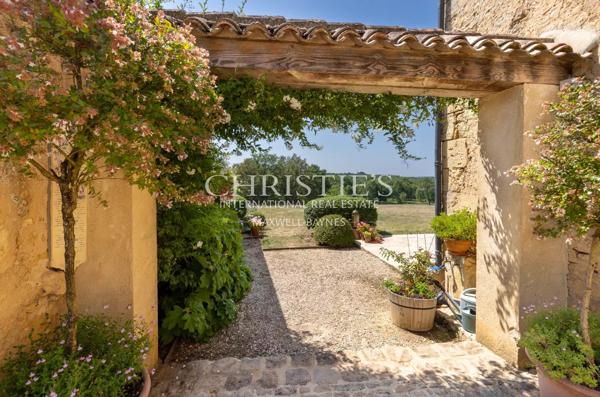 Un domaine d’exception en Dordogne – Élégance, charme et sérénité