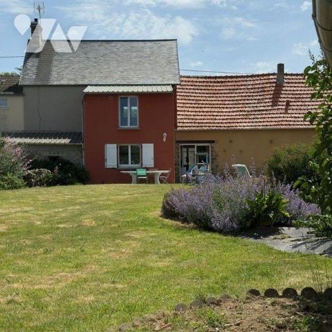Maison avec dépendances et jardin arboré - Saint-Symphorien-le-Valois (50250)
À seulement quel...