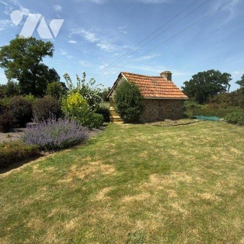 Maison avec dépendances et jardin arboré - Saint-Symphorien-le-Valois (50250)
À seulement quel...