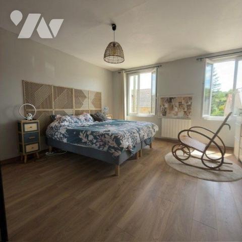 Maison avec dépendances et jardin arboré - Saint-Symphorien-le-Valois (50250)
À seulement quel...