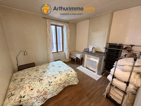 Vente                                                      Maison
                        
                     6 pièces                      109 m2                     à Lavelanet