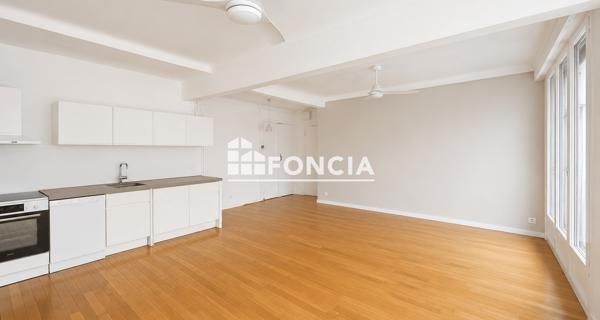 Location Appartement 4 pièces 72.17 m² - Paris 75016