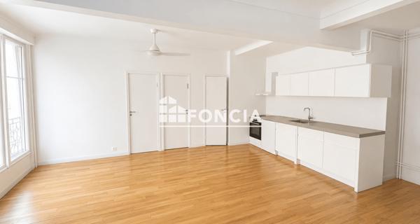 Location Appartement 4 pièces 72.17 m² - Paris 75016
