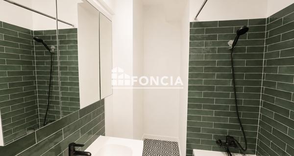 Location Appartement 4 pièces 72.17 m² - Paris 75016