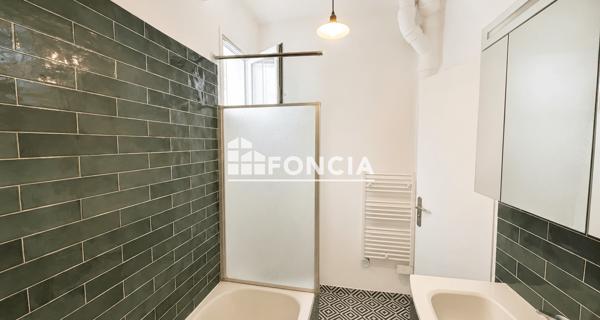 Location Appartement 4 pièces 72.17 m² - Paris 75016