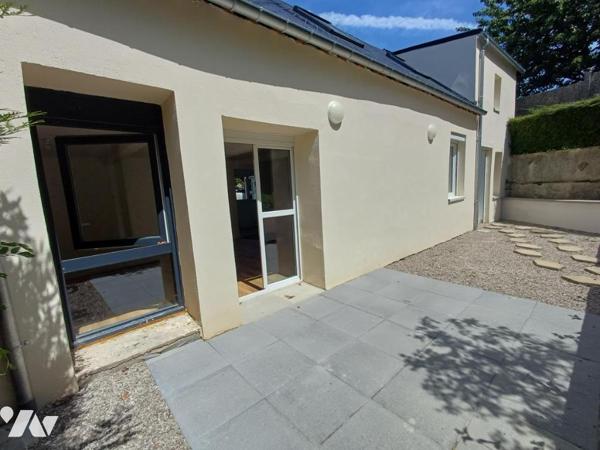 GUIGNEMICOURT : Maison en retrait de rue, entièrement rénovée de 102 m2 sur parcelle de 550 m²
