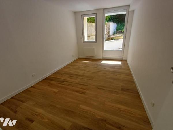 GUIGNEMICOURT : Maison en retrait de rue, entièrement rénovée de 102 m2 sur parcelle de 550 m²