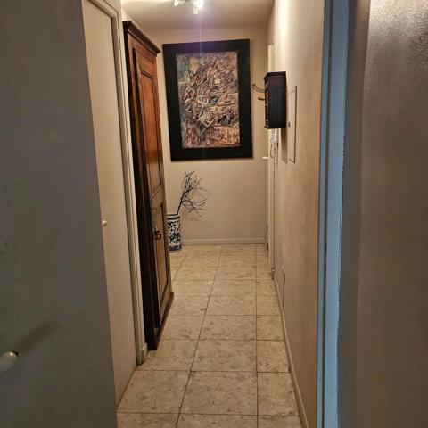 Appartement lumineux refait à neuf, vendu meublé en centre-ville d'Apt