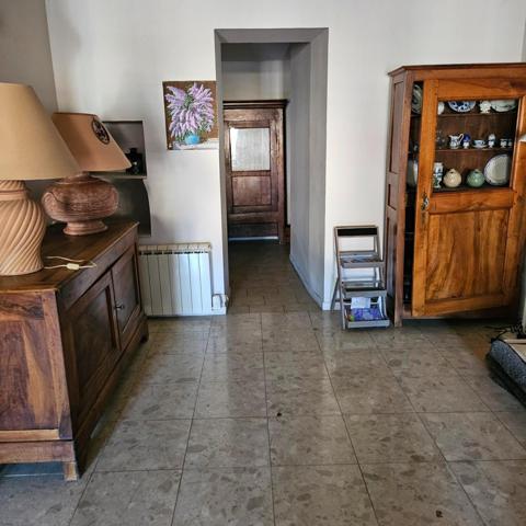 Appartement lumineux refait à neuf, vendu meublé en centre-ville d'Apt