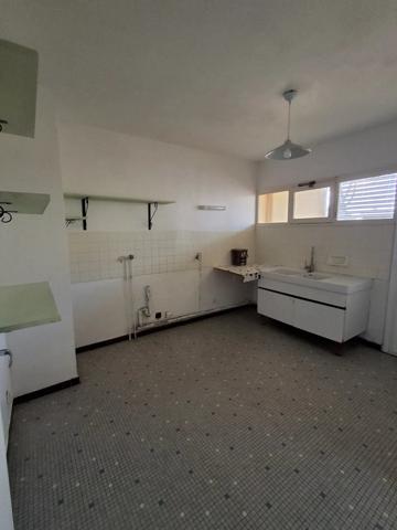 Location                                                      Appartement
                        
                     3 pièces                      73 m2                     à Montpellier