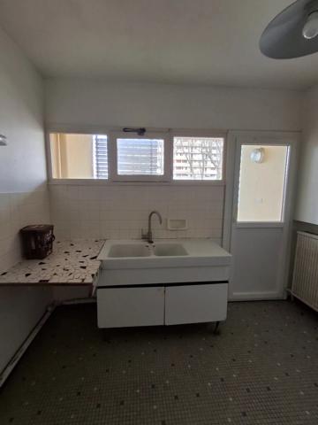 Location                                                      Appartement
                        
                     3 pièces                      73 m2                     à Montpellier
