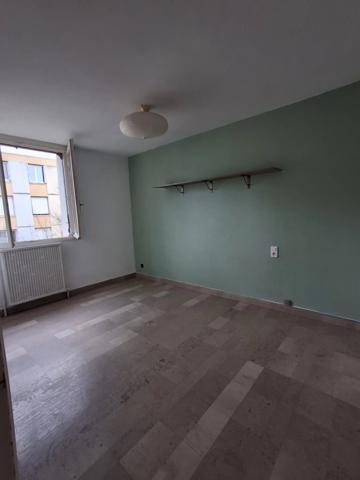 Location                                                      Appartement
                        
                     3 pièces                      73 m2                     à Montpellier