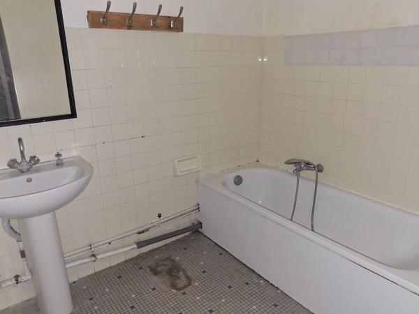 Location                                                      Appartement
                        
                     3 pièces                      73 m2                     à Montpellier
