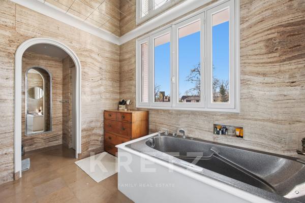 Propriété de caractère avec Parc et Piscine