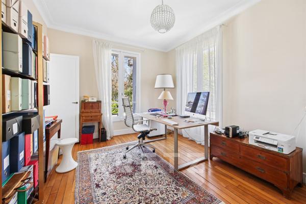 Propriété de caractère avec Parc et Piscine