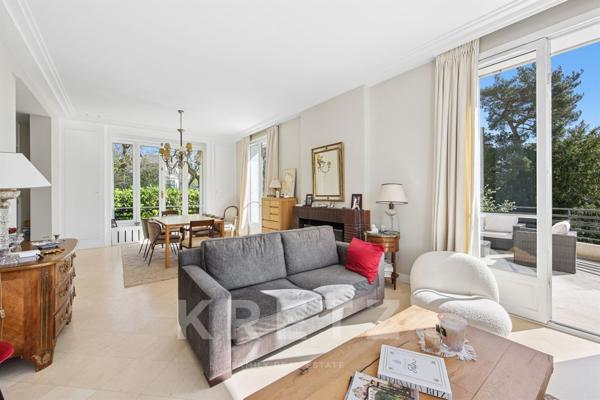 Propriété de caractère avec Parc et Piscine