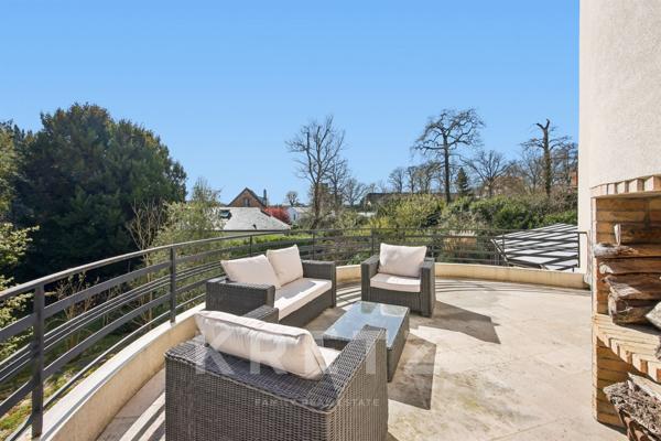 Propriété de caractère avec Parc et Piscine