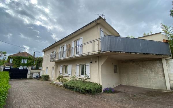 Appartement à louer    2 pièces • 57 m2 La Varenne - Saint-Maur-des-Fossés