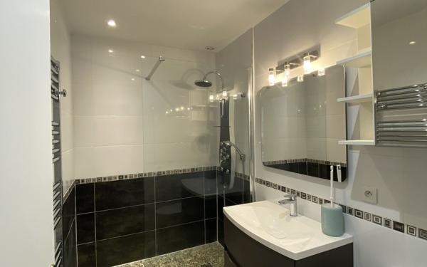 Appartement à louer    2 pièces • 57 m2 La Varenne - Saint-Maur-des-Fossés