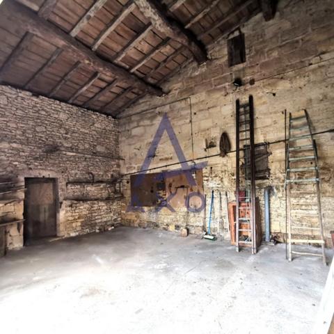 Grange de 120m² pour stockage à Montagne Saint Emilion