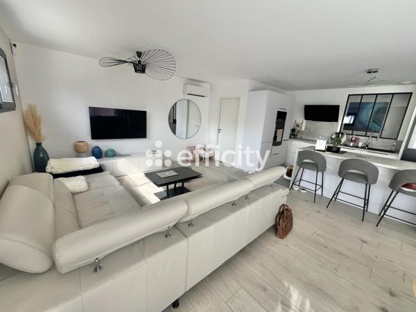 Maison
         5 pièces
        - 90 m² Exclusivité 329 990 € *