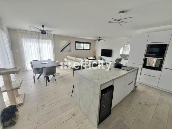 Maison
         5 pièces
        - 90 m² Exclusivité 329 990 € *