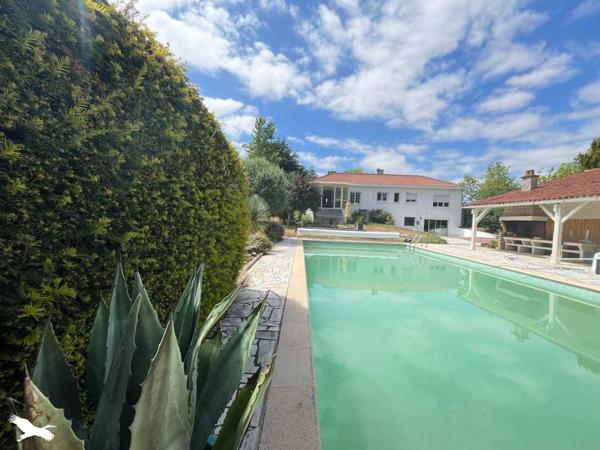 Maison à vendre 320 000 € Sciecq 7 p 180 m² DPE E
