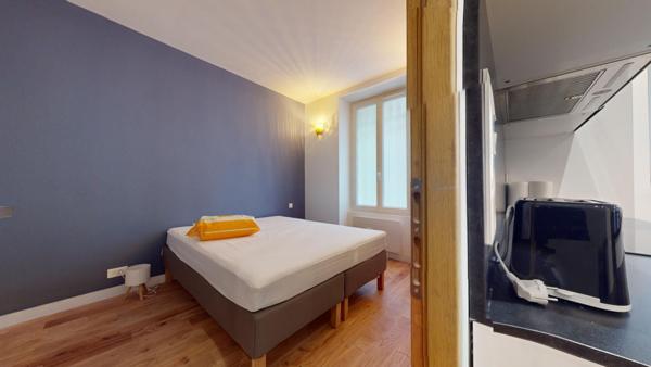 3 Pièces 72 M² Meublé Refait à Neuf PARIS 17 Métro Villiers