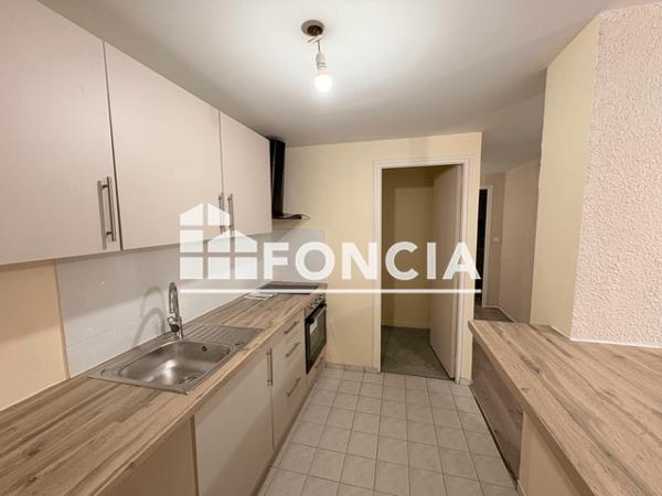 Location Appartement 2 pièces 50 m² - 37 RUE EUGENE DESTEUQUE Reims 51100