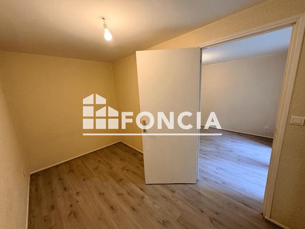 Location Appartement 2 pièces 50 m² - 37 RUE EUGENE DESTEUQUE Reims 51100