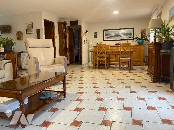 Villa de 127m² habitables environ avec piscine et vue imprenable