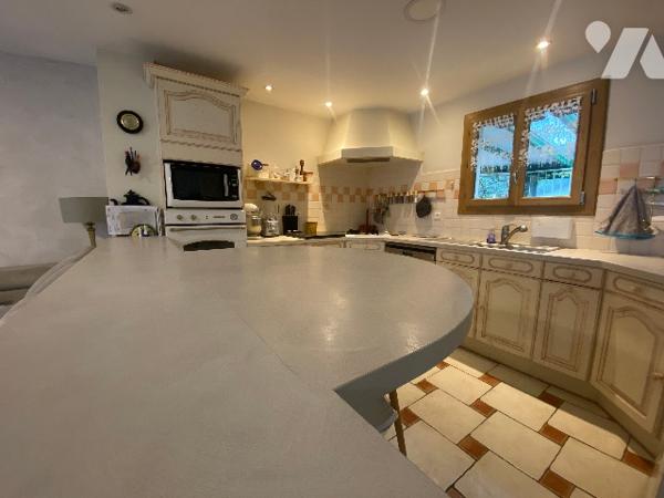 Villa de 127m² habitables environ avec piscine et vue imprenable